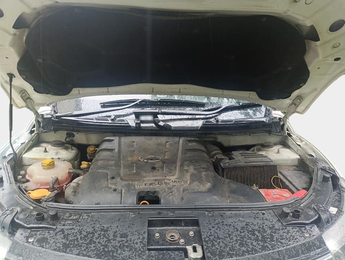 2017 Mahindra XUV500 W4, Diesel, Manual, 1,08,414 km, exterior