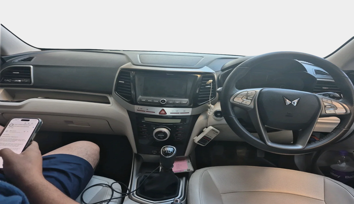 2024 Mahindra XUV300 W8 (O) 1.5 DIESEL, Diesel, Manual, 35,254 km, interior