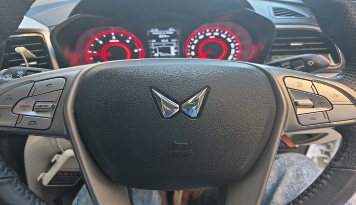 2024 Mahindra XUV300 W8 (O) 1.5 DIESEL, Diesel, Manual, 35,254 km, interior