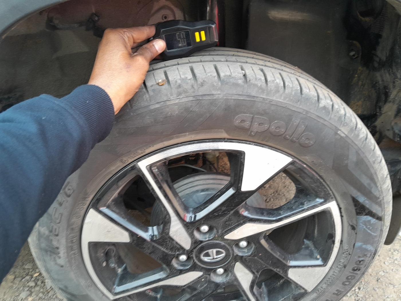 2023 Tata PUNCH ACCOMPLISHED DAZZLE PACK MT, Petrol, Manual, 21,361 km, tyre