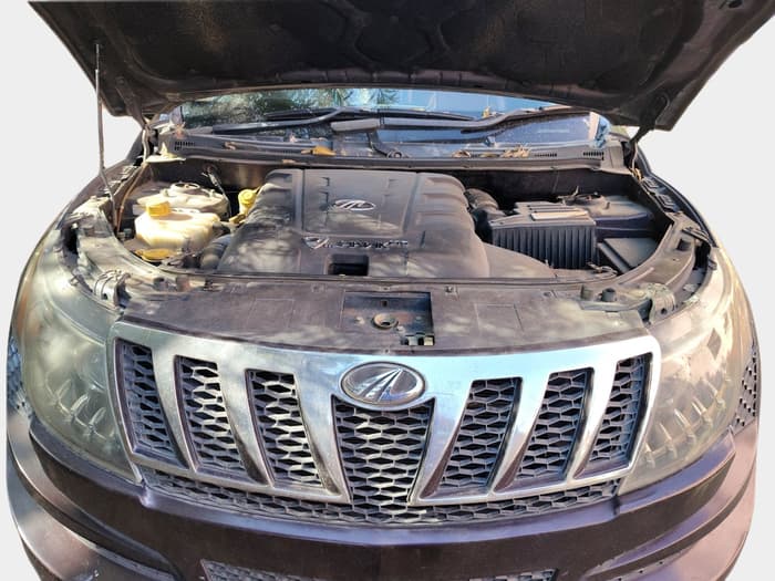 2014 Mahindra XUV500 W8, Diesel, Manual, 1,02,942 km, exterior