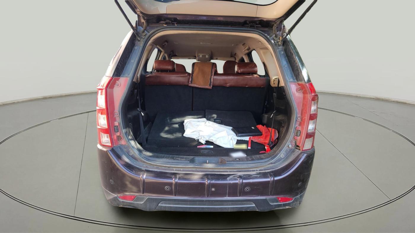 2014 Mahindra XUV500 W8, Diesel, Manual, 1,02,942 km, exterior