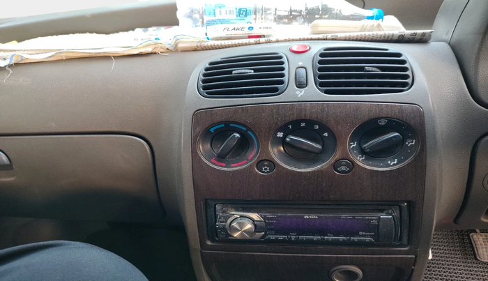 2013 Tata Indigo ECS LX TDI, Diesel, Manual, 1,40,743 km, interior