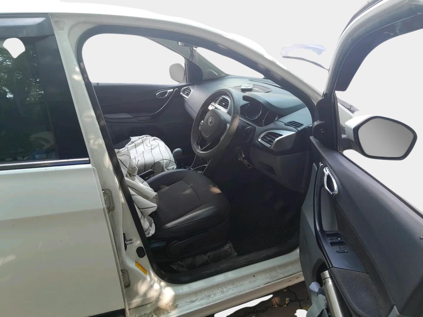 2018 Tata TIGOR XZ PLUS PETROL, Petrol, Manual, 1,39,384 km, interior