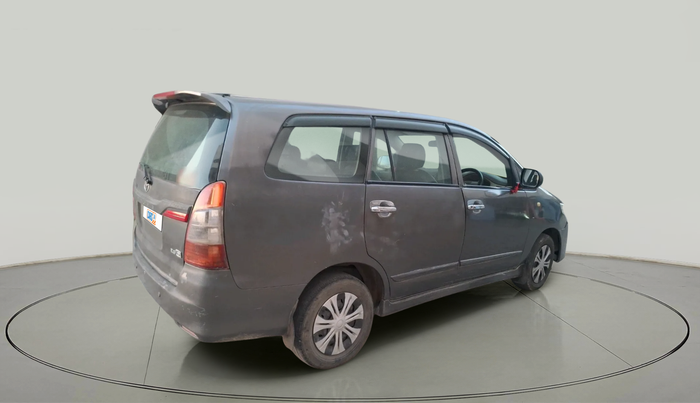 2014 Toyota Innova 2.5 GX 8 STR, Diesel, Manual, 1,49,576 km, exterior