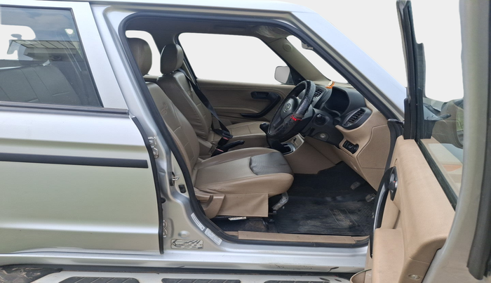 2021 Mahindra BOLERO NEO N 4, Diesel, Manual, 53,479 km, interior