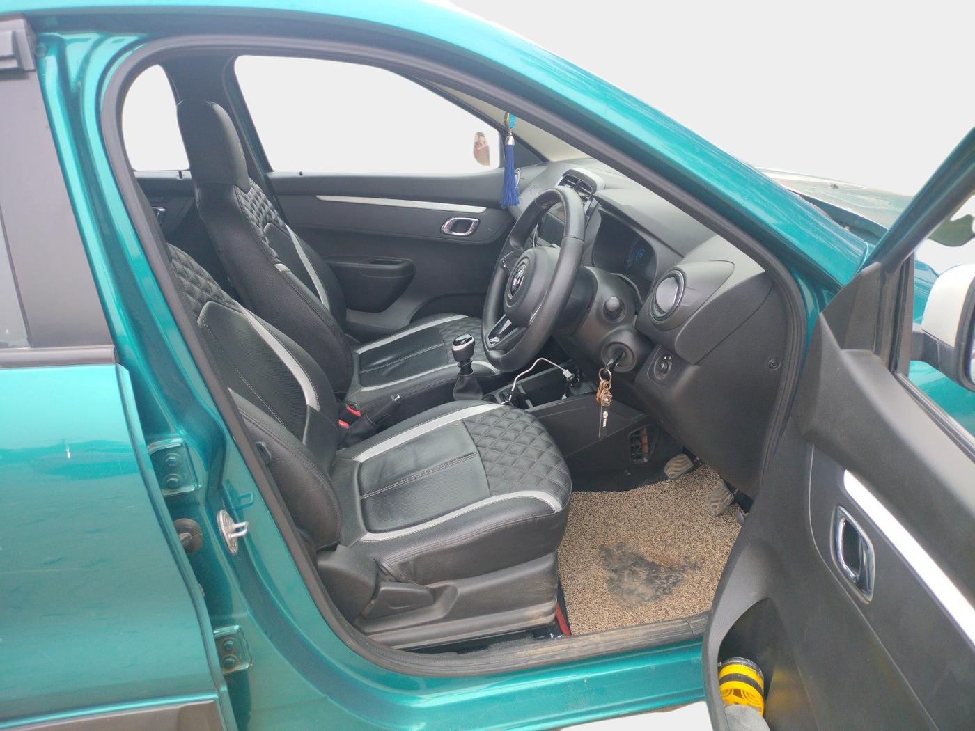 2022 Renault Kwid CLIMBER 1.0 (O), Petrol, Manual, 28,086 km, interior