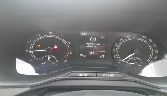 2024 Skoda KUSHAQ AMBITION 1.0L TSI MT, Petrol, Manual, 7,355 km, interior