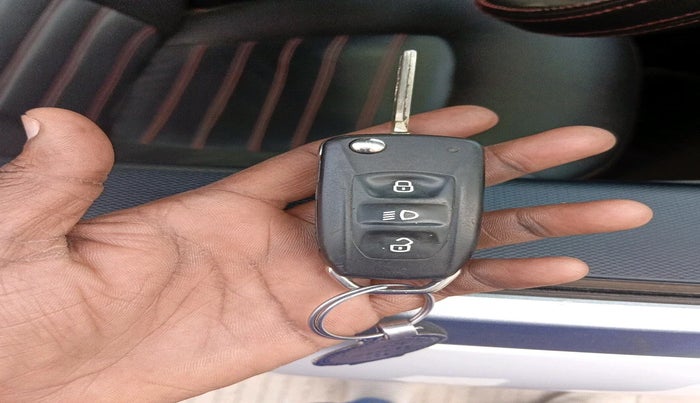 2021 Tata NEXON XM SUNROOF DIESEL, Diesel, Manual, 84,475 km, interior