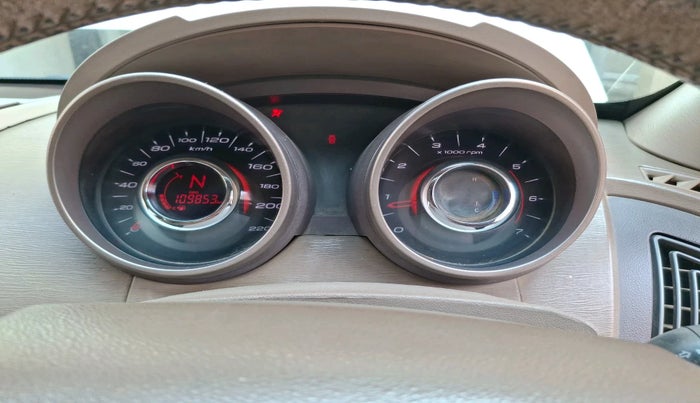 2012 Mahindra XUV500 W8, Diesel, Manual, 1,09,853 km, interior