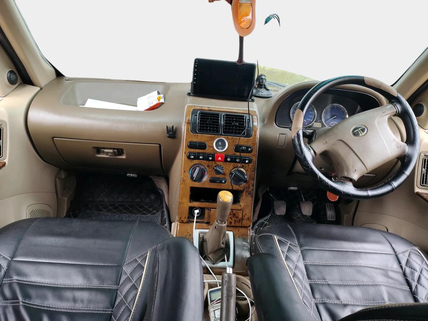 2013 Tata Safari 4X2 EX DICOR, Diesel, Manual, 1,66,099 km, interior