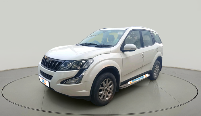 2015 Mahindra XUV500 W10, Diesel, Manual, 35,955 km, exterior