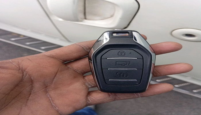 2015 Mahindra XUV500 W10, Diesel, Manual, 35,955 km, interior