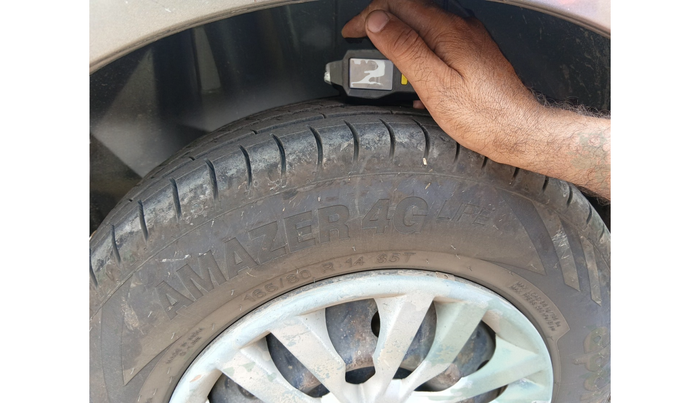 2018 Maruti Dzire VDI, Diesel, Manual, 1,02,132 km, tyre