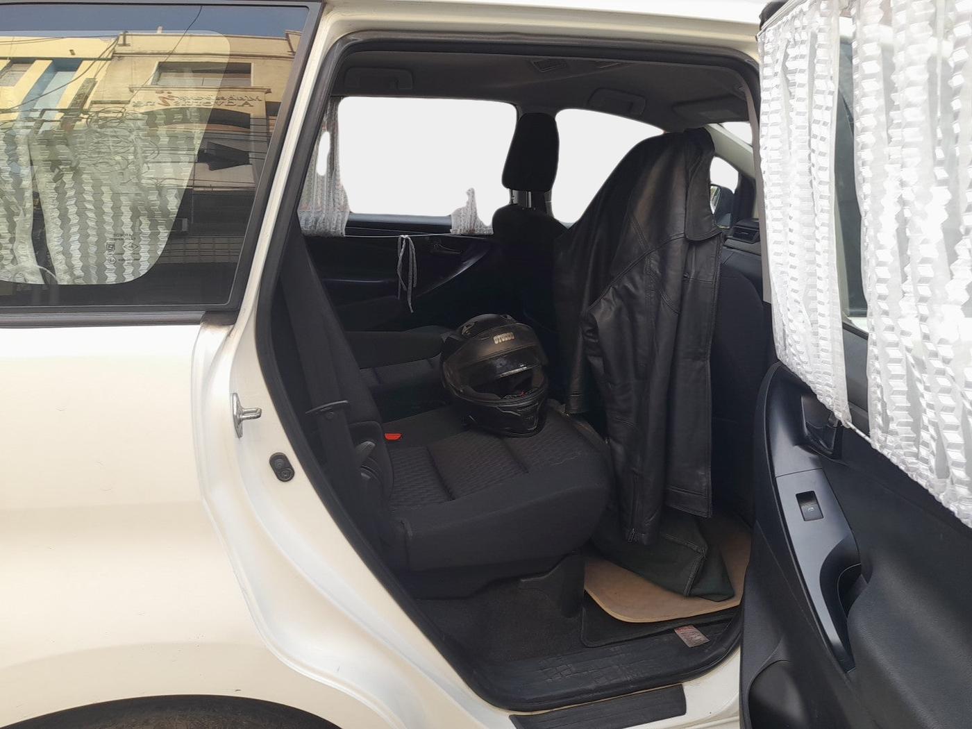 2017 Toyota Innova Crysta 2.7 GX 7 STR MT, Petrol, Manual, 80,036 km, interior
