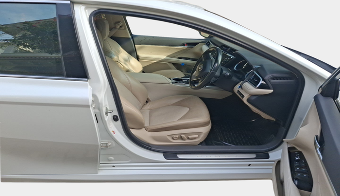 2020 Toyota Camry HYBRID, Hybrid, Automatic, 67,108 km, interior