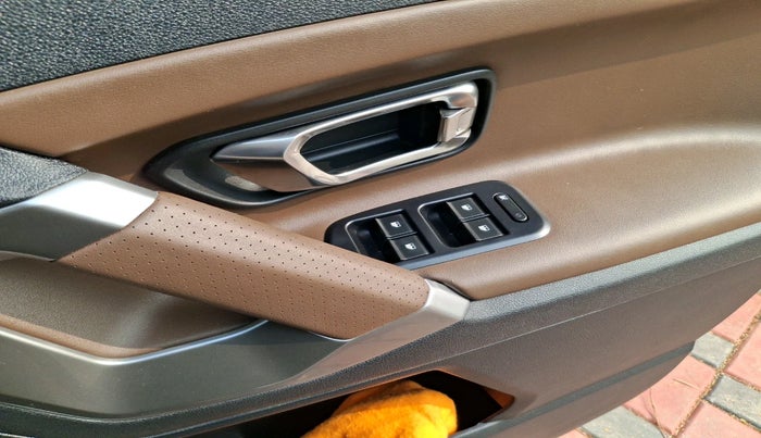 2022 Tata Harrier XZA PLUS 2.0L, Diesel, Automatic, 14,288 km, interior