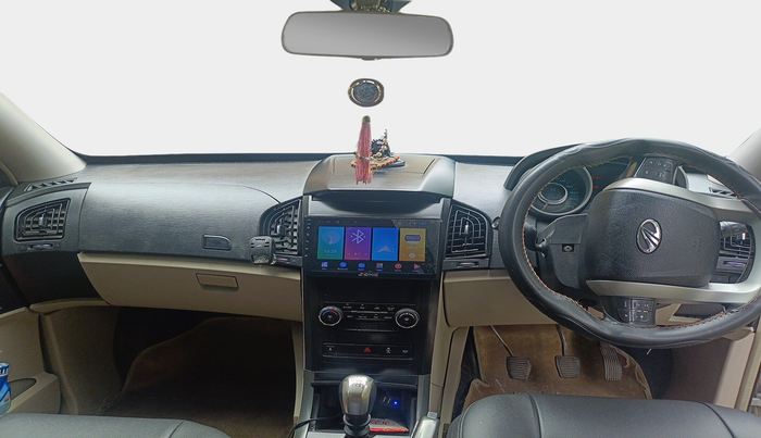 2018 Mahindra XUV500 W6, Diesel, Manual, 93,278 km, interior
