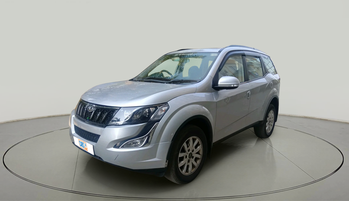 2017 Mahindra XUV500 W10 AT, Diesel, Automatic, 71,416 km, exterior