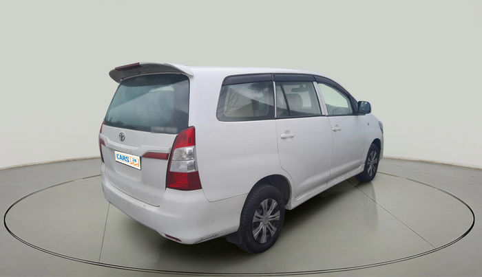 2011 Toyota Innova 2.5 G4 8 STR, Diesel, Manual, 1,12,150 km, exterior