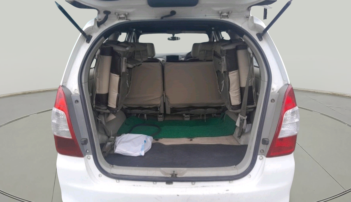 2011 Toyota Innova 2.5 G4 8 STR, Diesel, Manual, 1,12,150 km, exterior