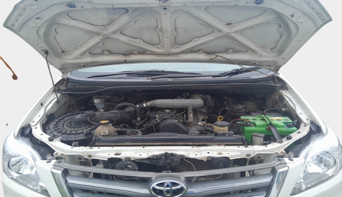 2011 Toyota Innova 2.5 G4 8 STR, Diesel, Manual, 1,12,150 km, exterior