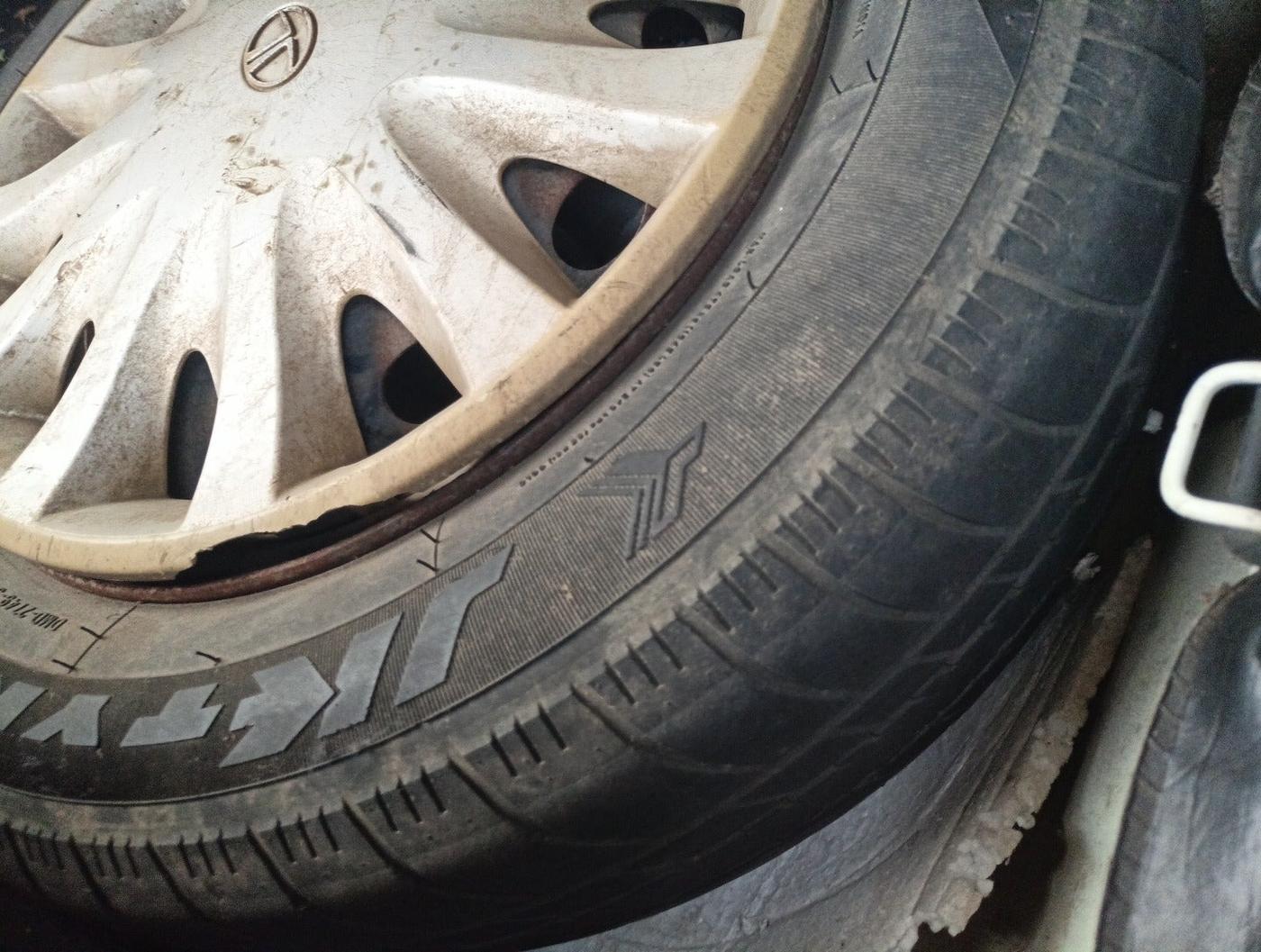2015 Tata Indigo ECS LX TDI, Diesel, Manual, 1,53,857 km, tyre