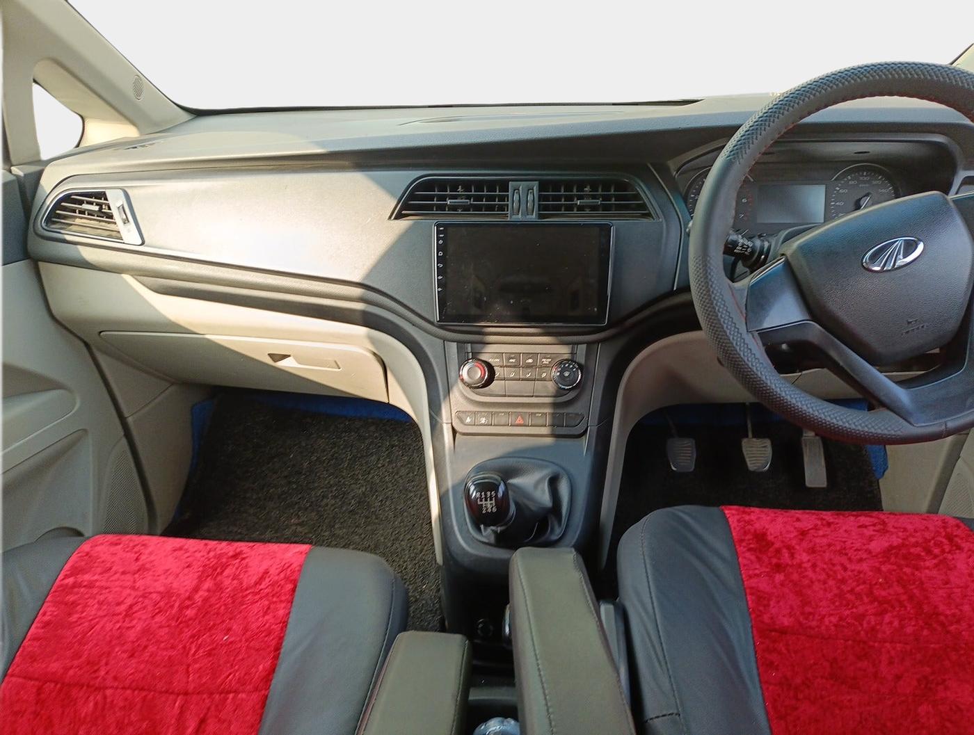 2019 Mahindra MARAZZO M2 7STR, Diesel, Manual, 68,143 km, interior