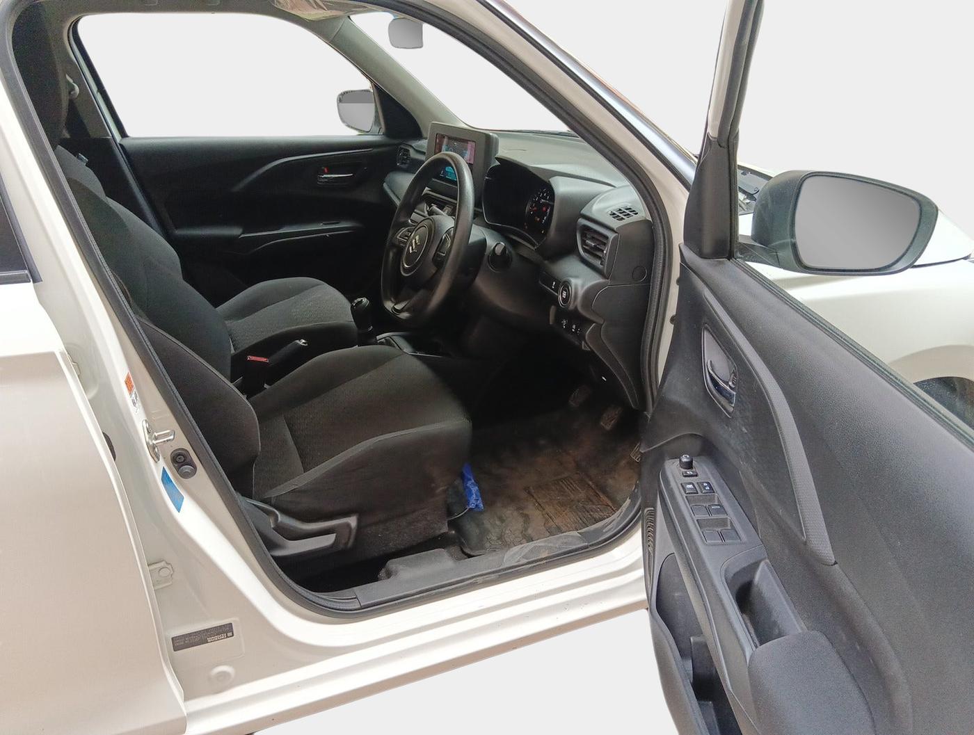 2024 Maruti Swift VXi (O), Petrol, Manual, 36,025 km, interior