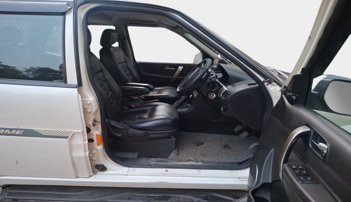 2015 Tata Safari Storme 2.2 EX 4X2, Diesel, Manual, 76,380 km, interior