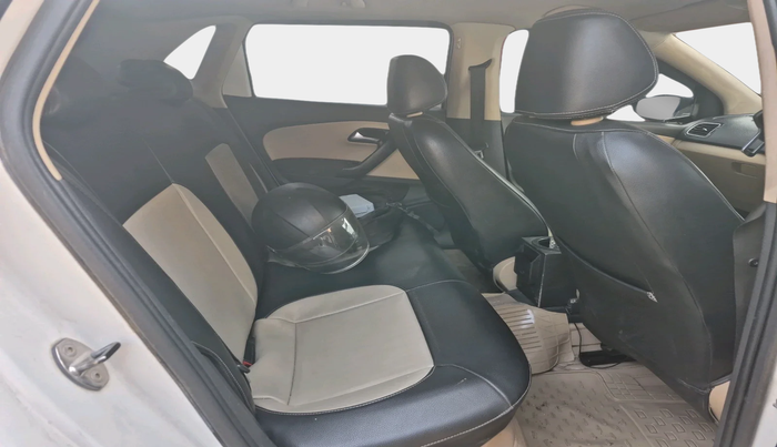 2014 Volkswagen Polo HIGHLINE1.2L, Petrol, Manual, 88,044 km, interior