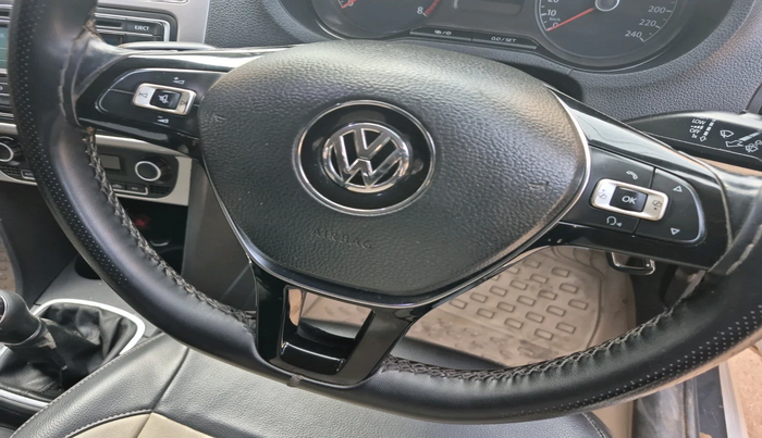 2014 Volkswagen Polo HIGHLINE1.2L, Petrol, Manual, 88,044 km, interior