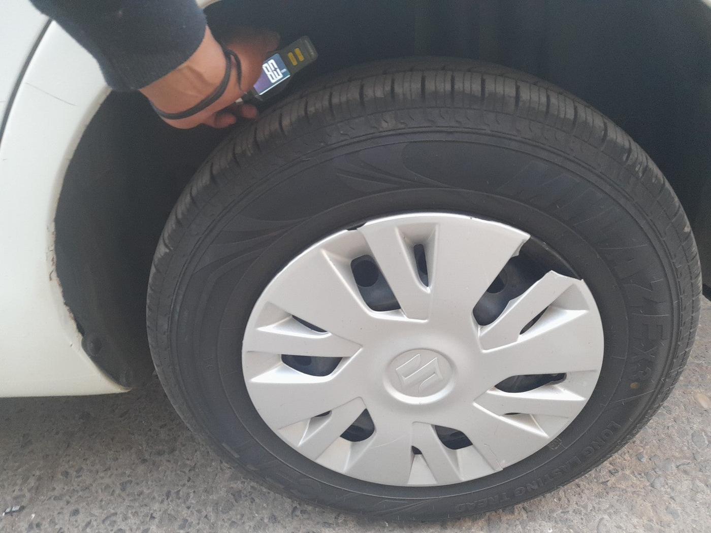 2014 Maruti Swift VXI, Petrol, Manual, 62,491 km, tyre