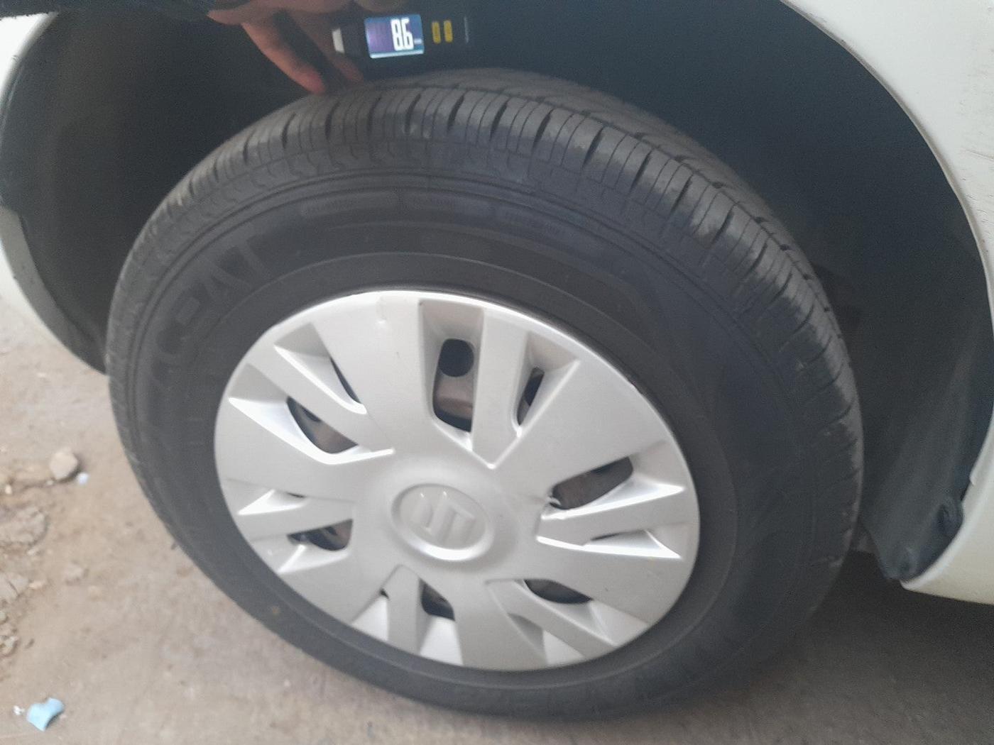 2014 Maruti Swift VXI, Petrol, Manual, 62,491 km, tyre