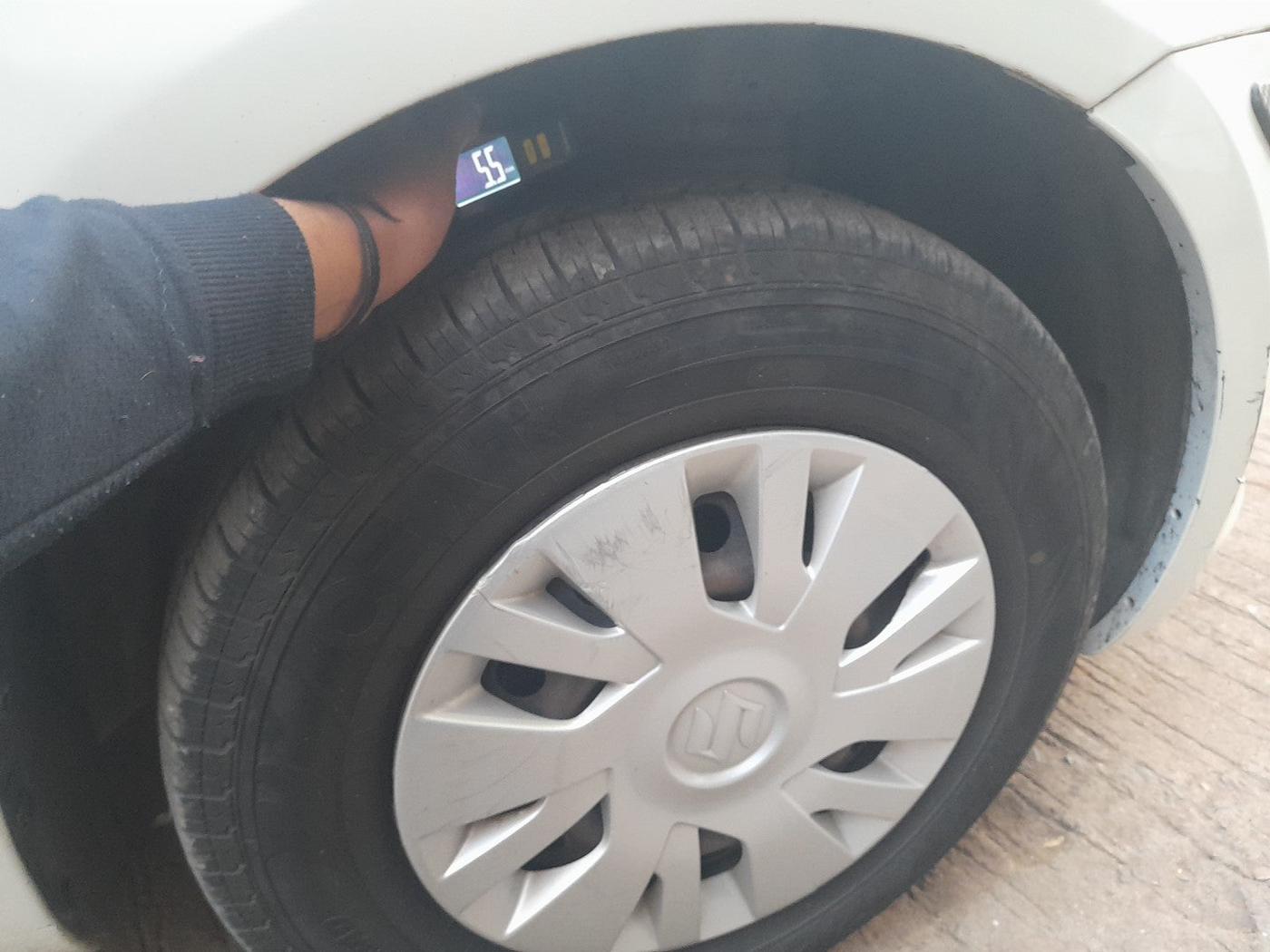 2014 Maruti Swift VXI, Petrol, Manual, 62,491 km, tyre