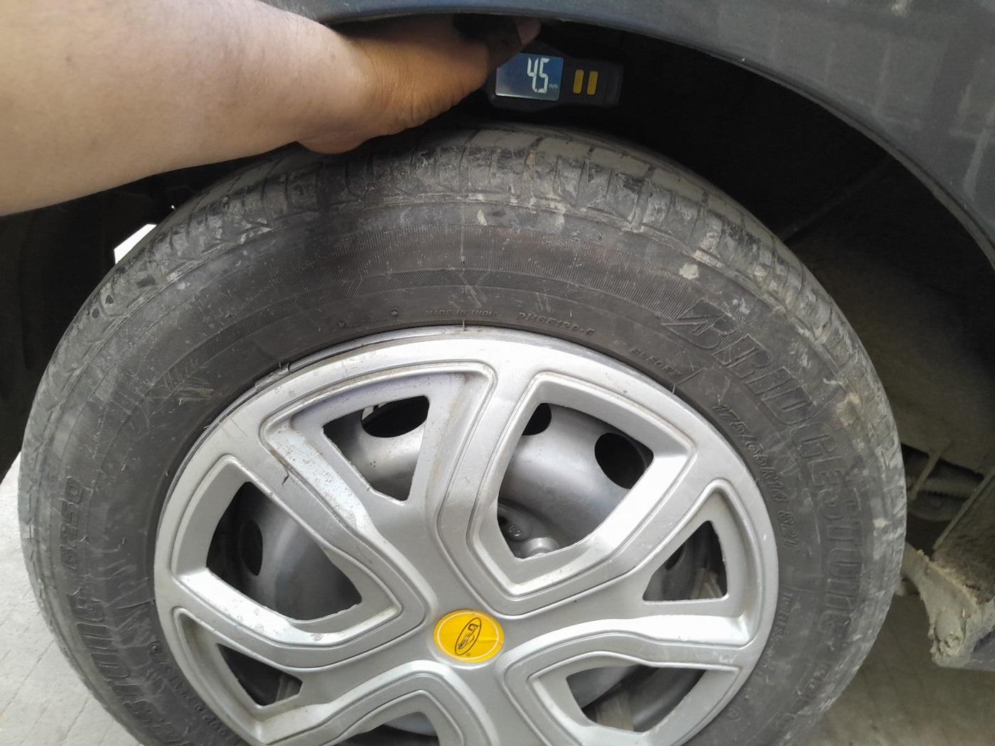 2022 Tata Tiago XE PETROL, Petrol, Manual, 17,663 km, tyre