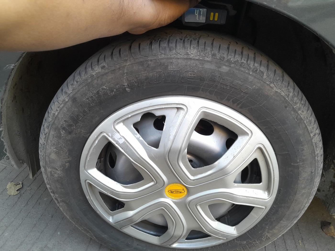 2022 Tata Tiago XE PETROL, Petrol, Manual, 17,663 km, tyre