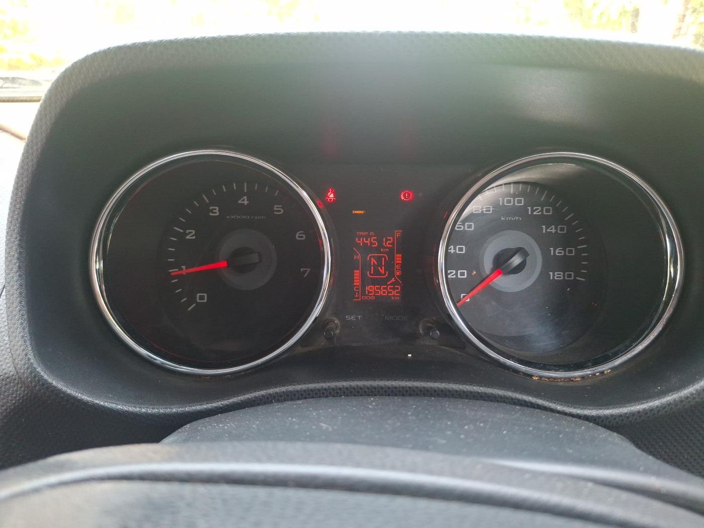 2016 Mahindra TUV300 T8, Diesel, Manual, 1,95,652 km, interior