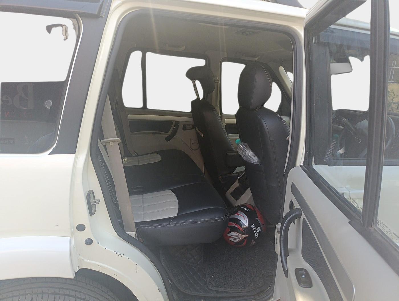 2019 Mahindra Scorpio S11 2WD, Diesel, Manual, 87,651 km, interior