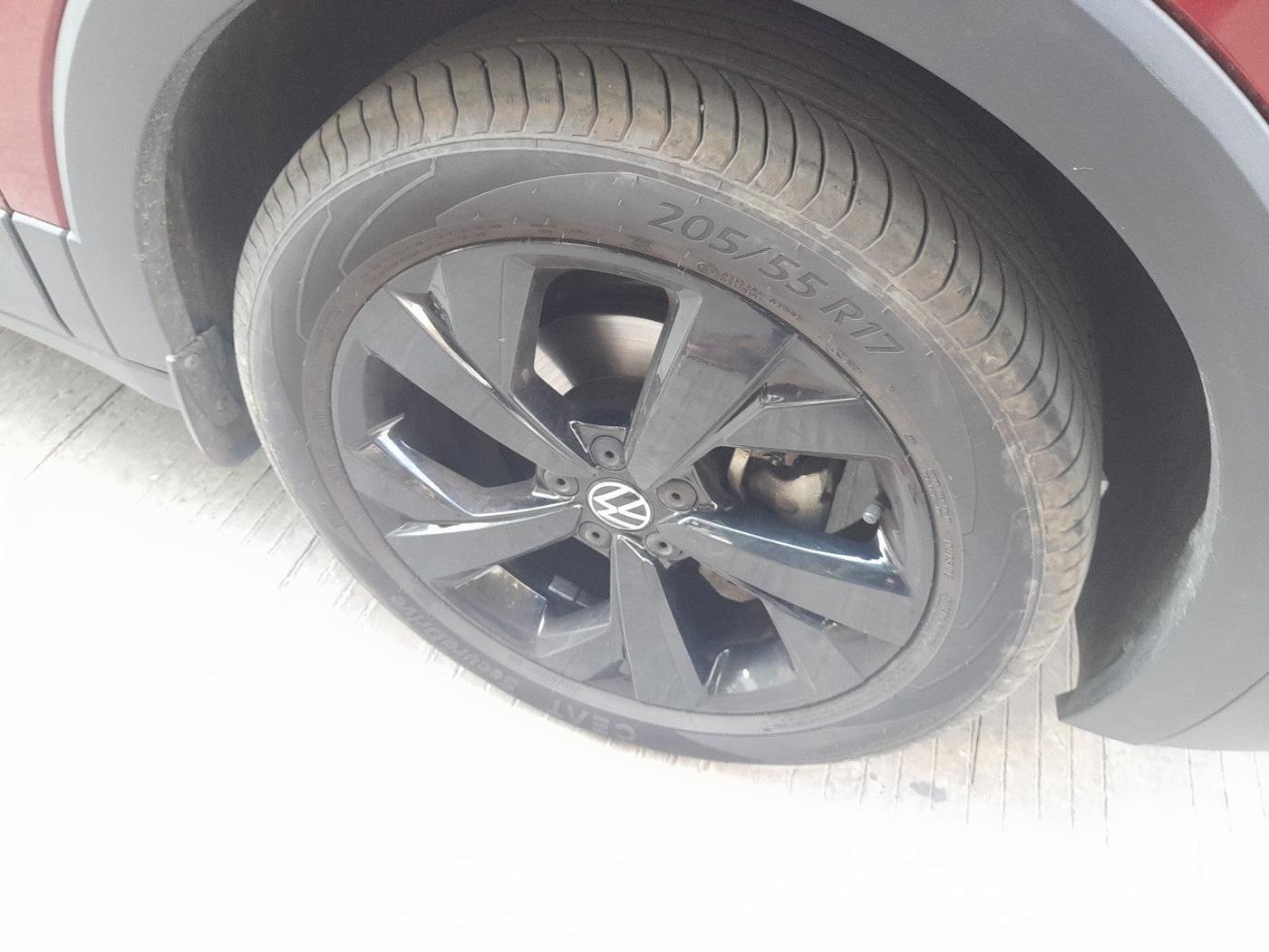 2024 Volkswagen TAIGUN Sport GT Line 1.0 AT, Petrol, Automatic, 4,600 km, tyre