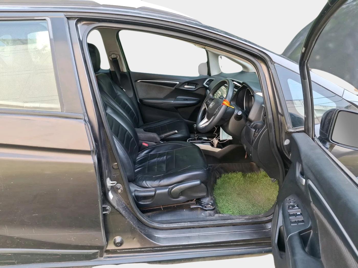 2017 Honda WR-V 1.5L I-DTEC VX MT, Diesel, Manual, 1,06,359 km, interior