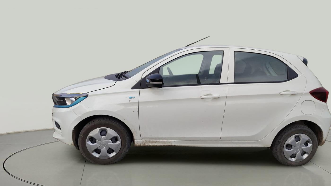 2023 Tata TIAGO EV XT MEDIUM RANGE, Electric, Automatic, 30,048 km, exterior