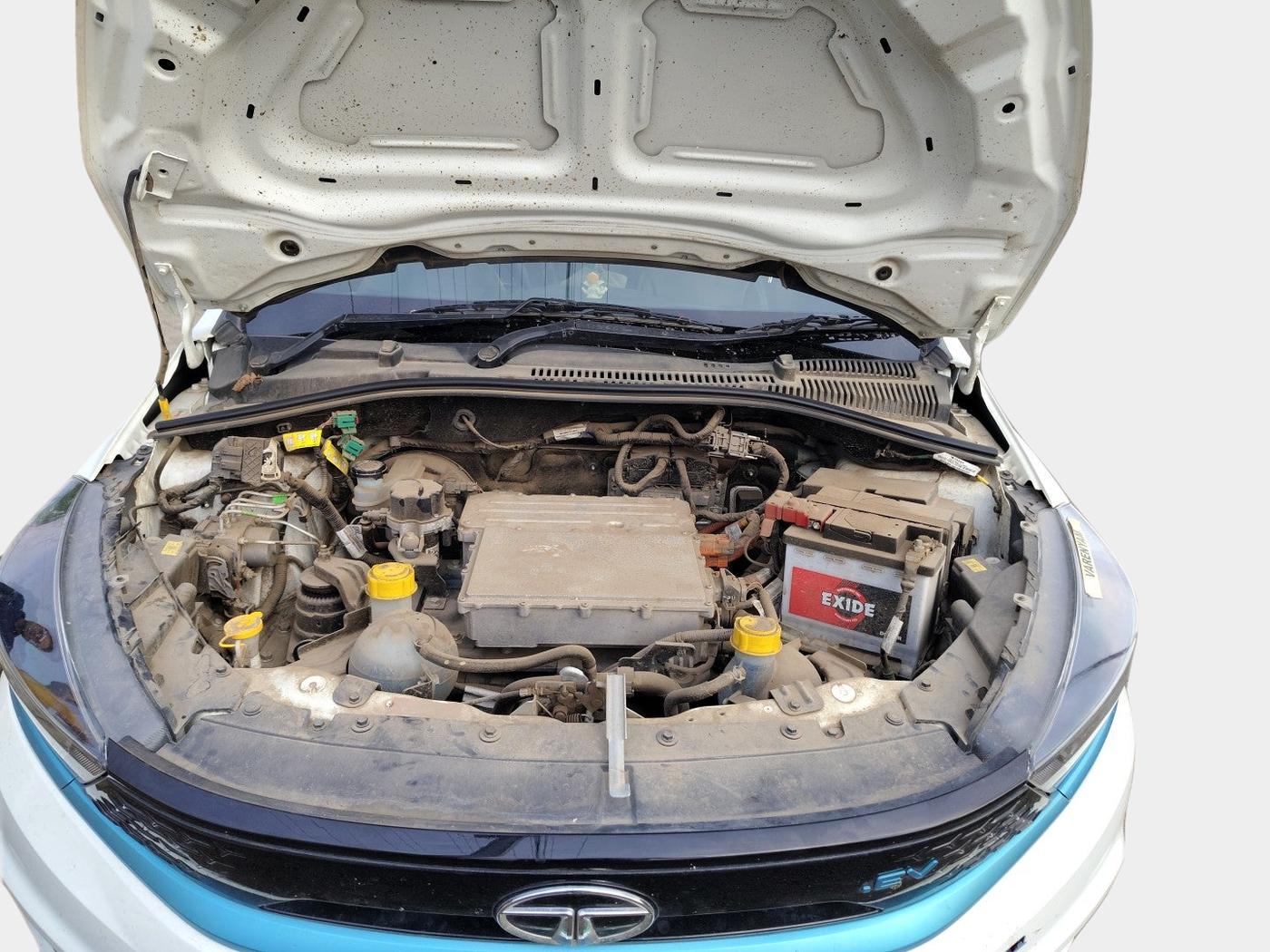 2023 Tata TIAGO EV XT MEDIUM RANGE, Electric, Automatic, 30,048 km, exterior