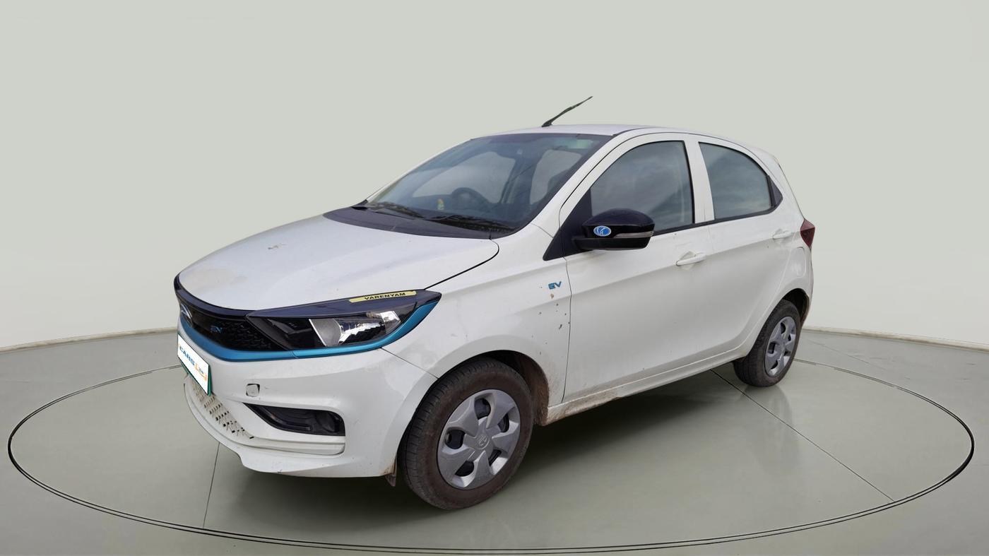 2023 Tata TIAGO EV XT MEDIUM RANGE, Electric, Automatic, 30,048 km, exterior