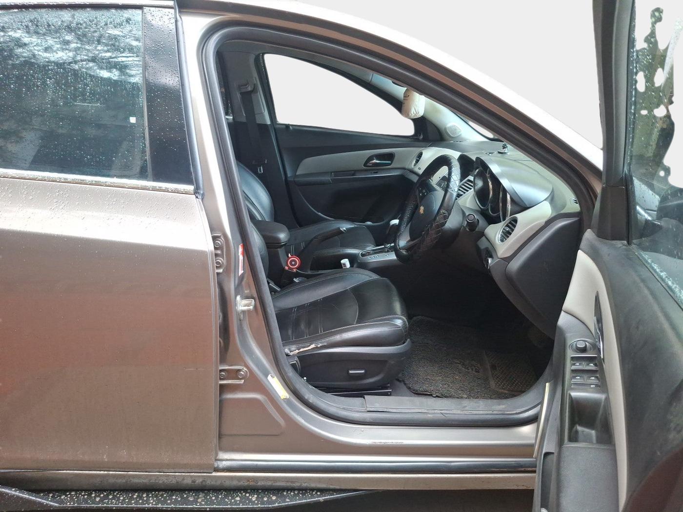 2012 Chevrolet Cruze LTZ AT, Diesel, Automatic, 83,129 km, interior