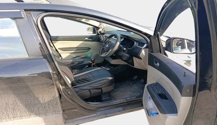 2024 Renault TRIBER RXZ, Petrol, Manual, 45,200 km, interior