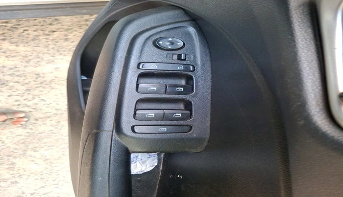 2019 Hyundai VENUE S 1.2, Petrol, Manual, 52,611 km, interior