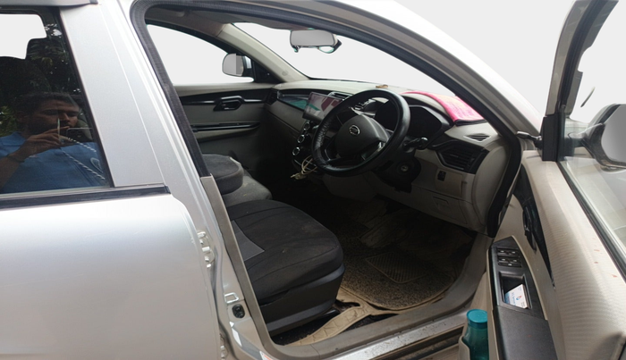 2016 Mahindra Kuv100 K4 D 6 STR, Diesel, Manual, 73,733 km, interior