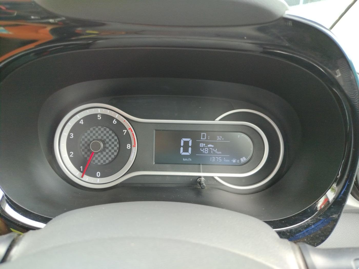 2022 Hyundai GRAND I10 NIOS SPORTZ AMT 1.2 KAPPA VTVT, Petrol, Automatic, 13,751 km, interior