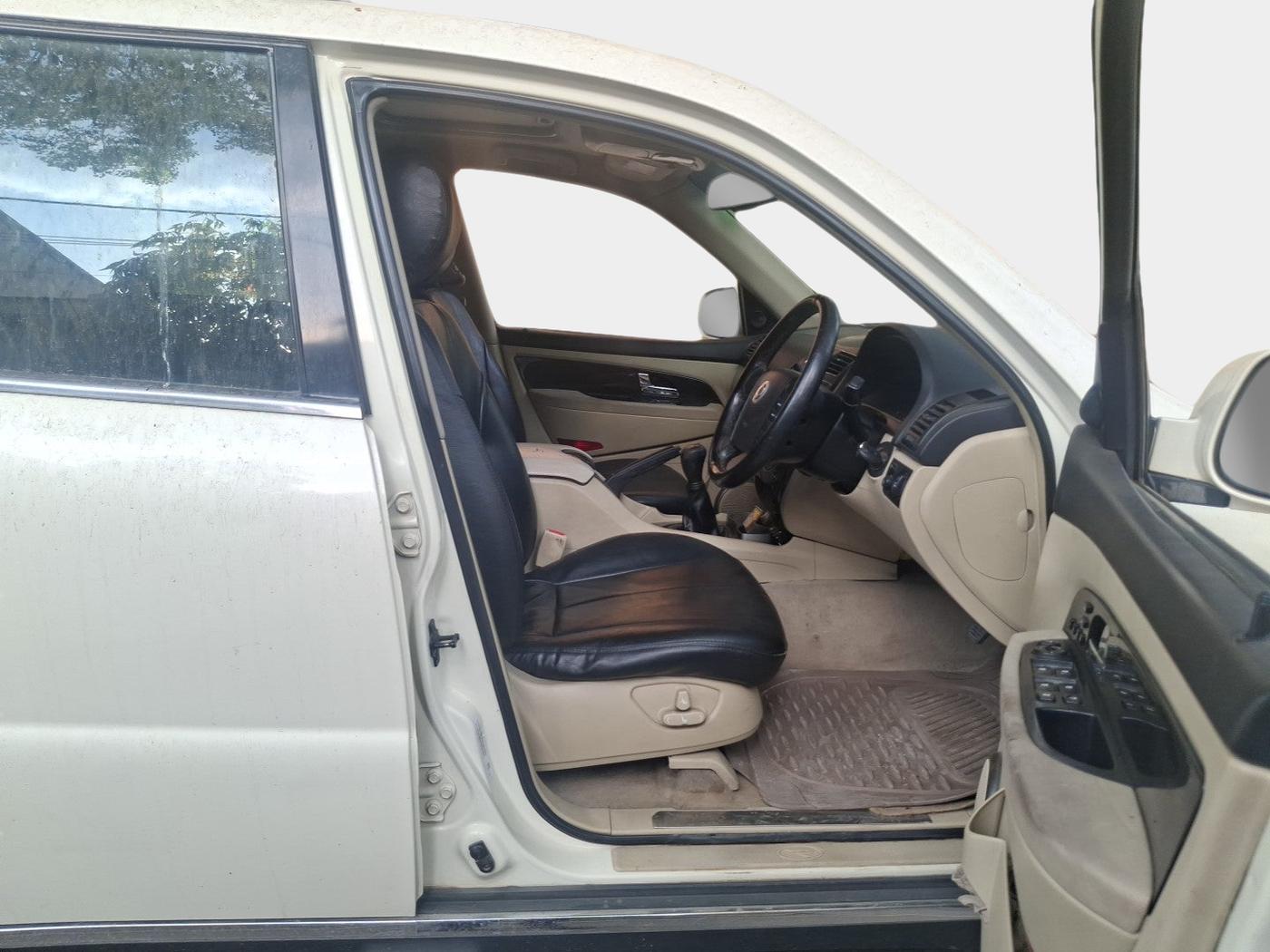 2014 Ssangyong Rexton RX 6, Diesel, Manual, 1,23,324 km, interior